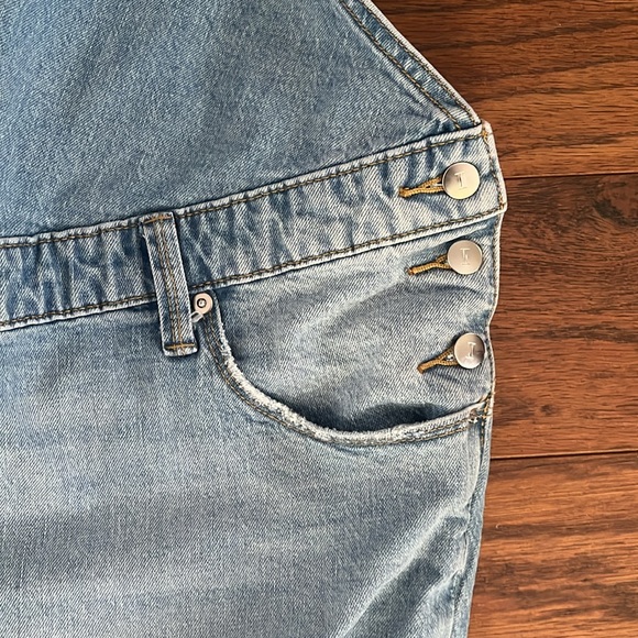 Isabel Maternity overall jeans shorts - Picture 5 of 12